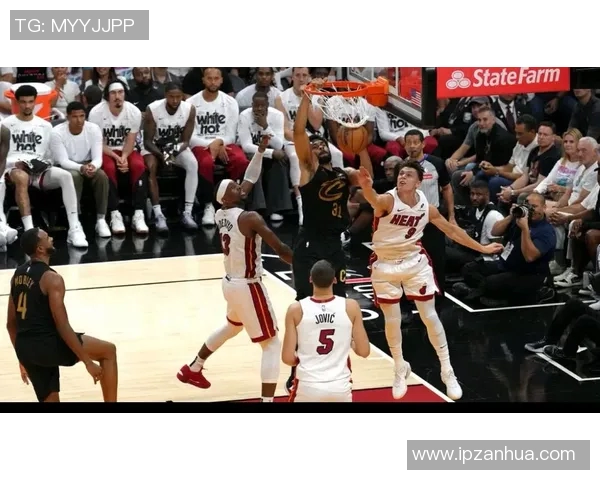 热火主场大胜，夺得本赛季首次胜利：一场完美的篮球盛宴